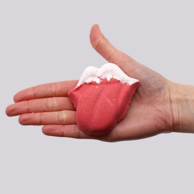 SKB-02 (6) Kinder-Badebombe Lippen Himbeere Granatapfel 60 g – Kinder-Badebombe Lippen Himbeere & Granatapfel, 60 g | Mona und Meer