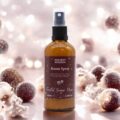 XRPS-03 (1) Raumspray Frostige Pflaume – Raum- und Kissenspray 100ml – Frostige Pflaume | Mona und Meer